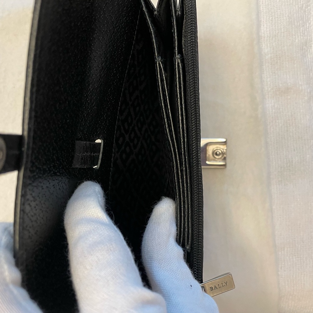 Bally Authentic Vintage Black Leather Wallet with Silver Accent Snap - Picture 3 of 15